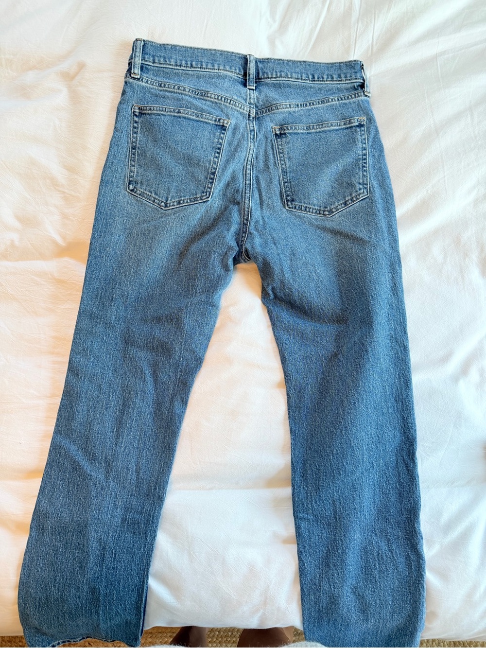 GAP Women’s High-Rise 90’s Straight Jeans in Medium Blue - Picture 2 of 3